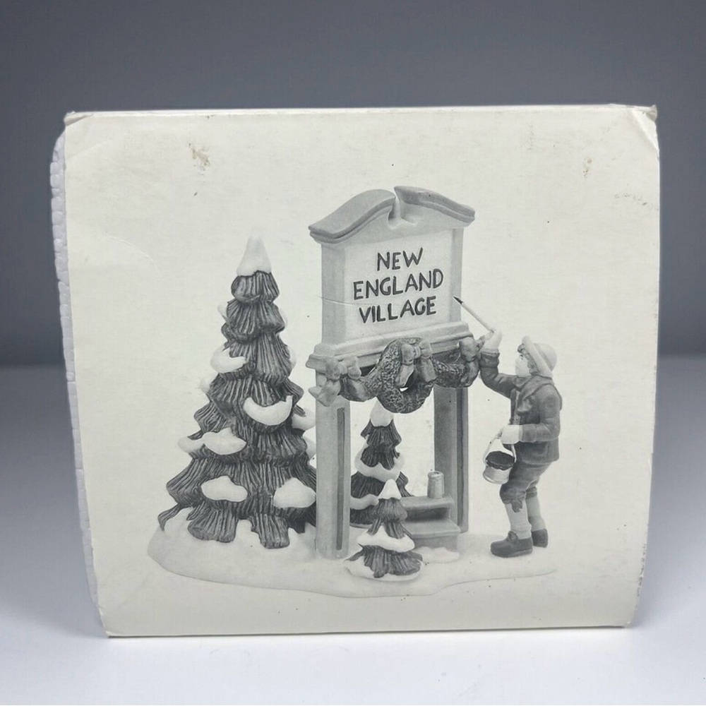 Dept 56 Fresh Paint New England Village Figurine Heritage Village Collection - Picture 2 of 4